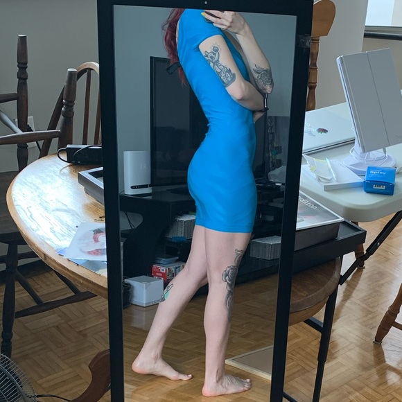 Bebe: one shoulder mini dress, in “methyl blue”. - Picture 4 of 5